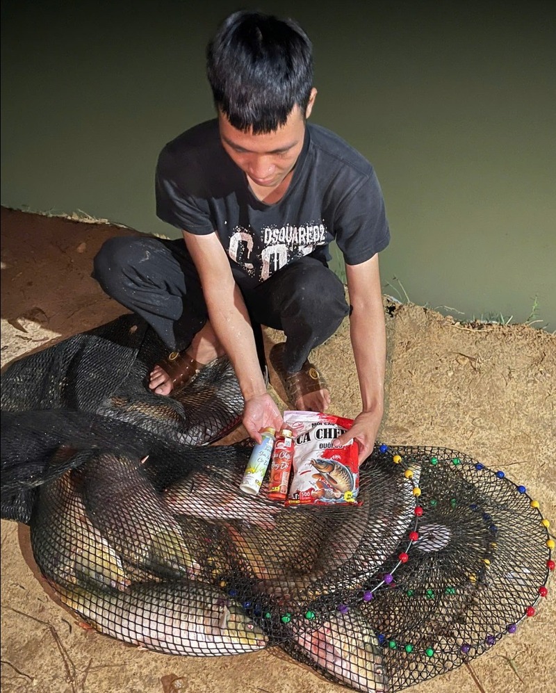 Kinh nghiệm chuẩn bị mồi câu cá chép mùa đông hiệu quả