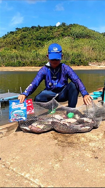 Câu trắm cỏ: dùng đúng mồi mà cá vẫn không ăn – mồi của bạn đang ở tầng nào?
